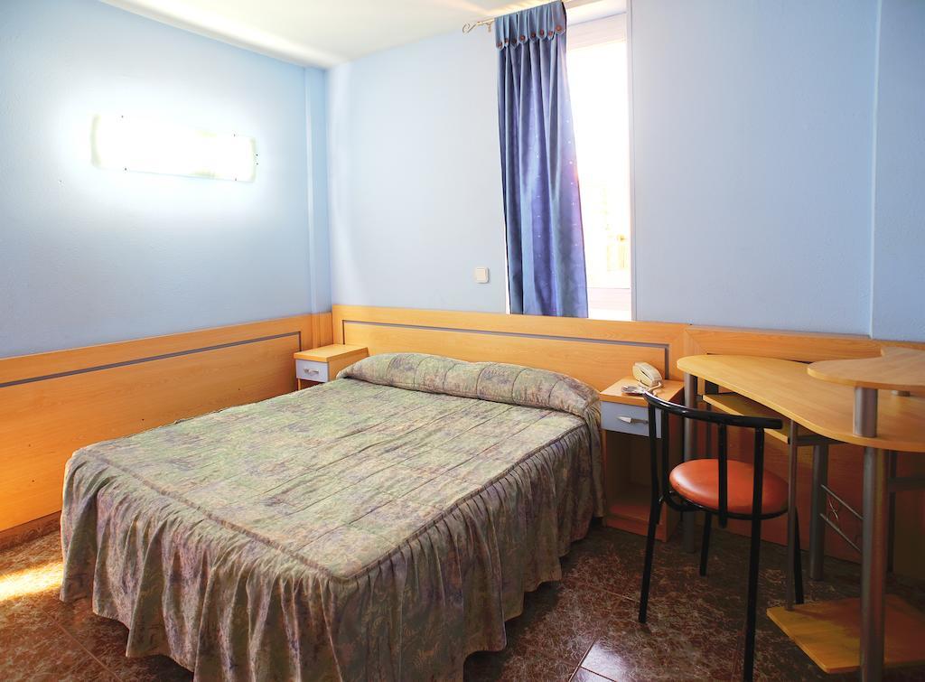 Hostal Xarau Cerdanyola del Vallès Quarto foto