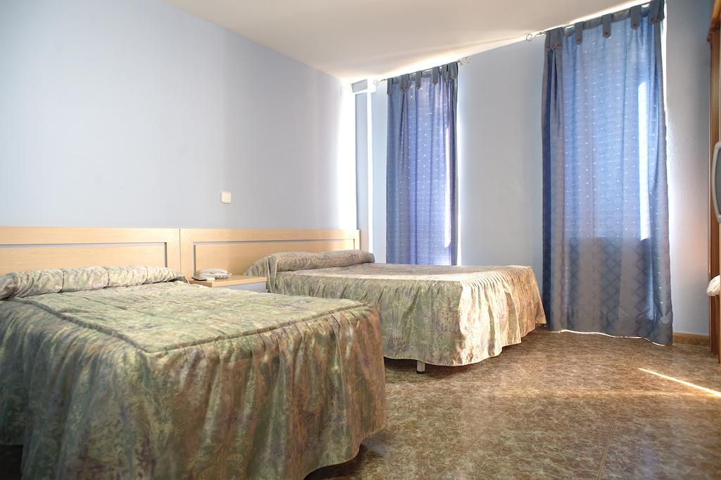 Hostal Xarau Cerdanyola del Vallès Quarto foto